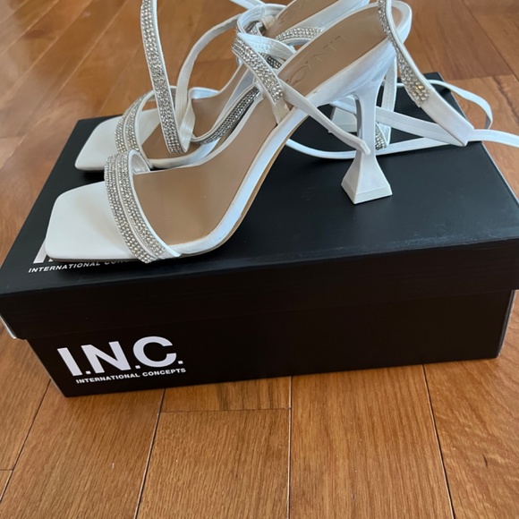 International Concepts (INC) White Lace Up Sandals - Picture 3 of 5